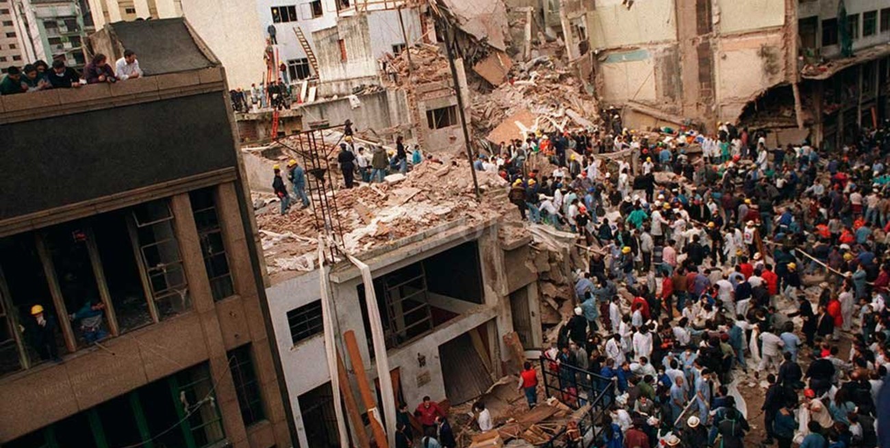 Amia mantiene vigente el reclamo de Justicia a 10 mil días del atentado a su sede