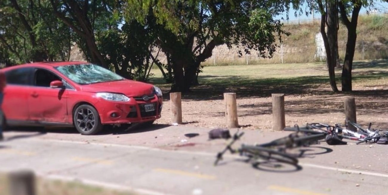 Un automovilista atropelló a ciclistas y runners en los Bosques de Palermo y escapó
