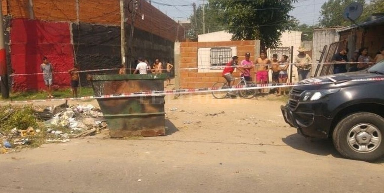 Detienen a un policía por la mujer asesinada y quemada en un contenedor de basura