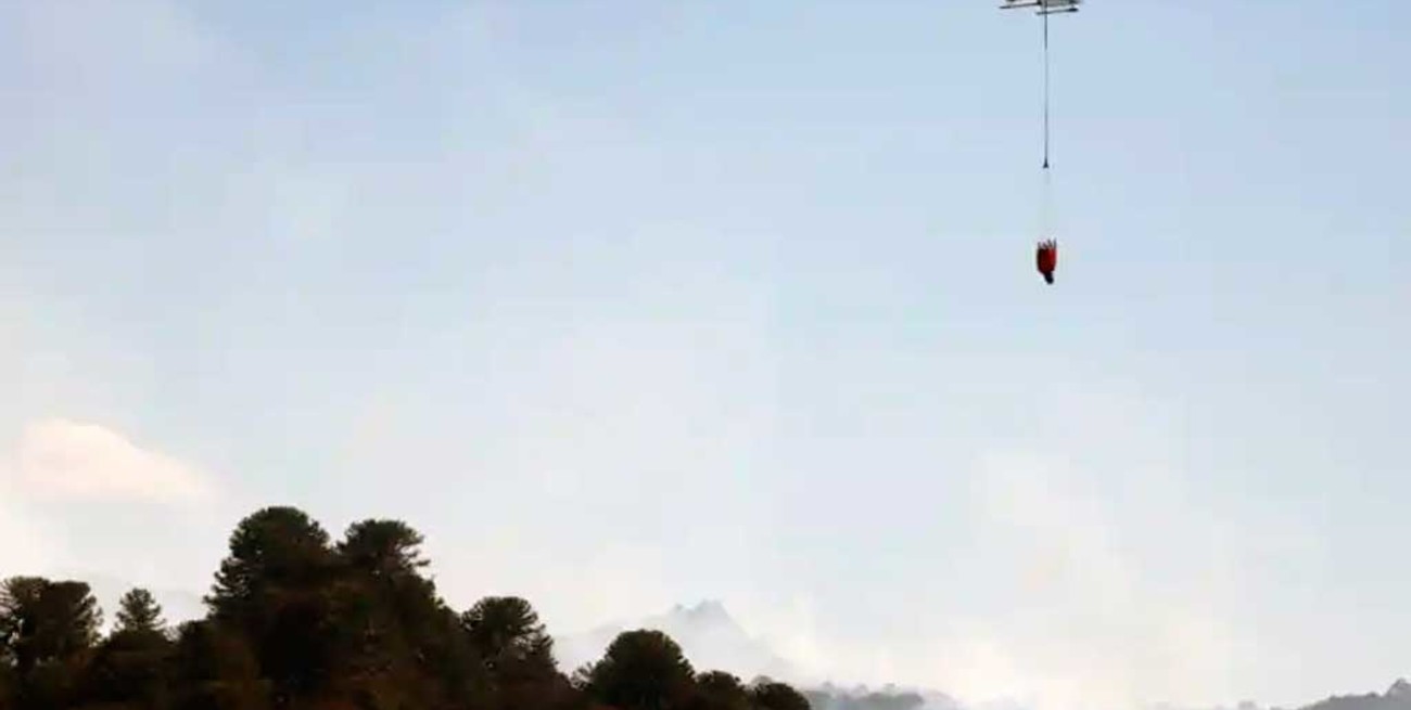 Neuquén: cayó un helicóptero que combatía el incendio en Aluminé y murieron dos hombres