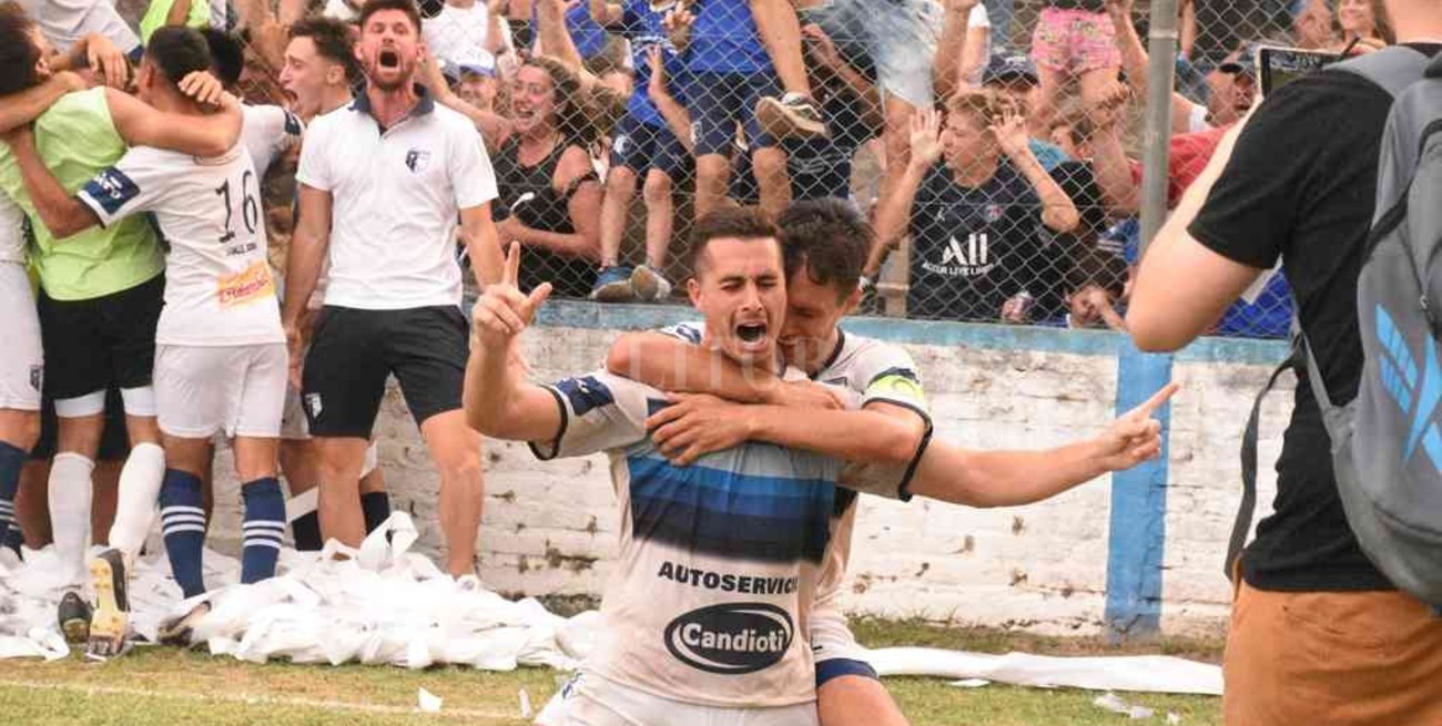 Penal, gol y una mirada al cielo
