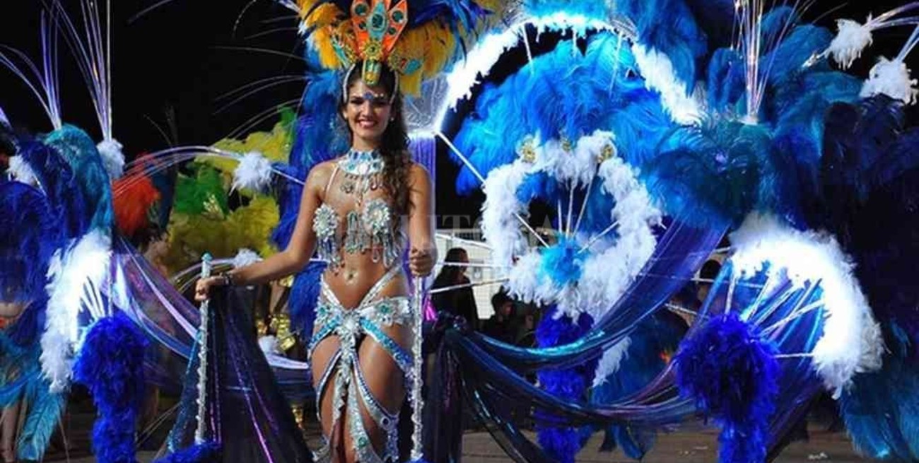 Sastre le da la bienvenida a los carnavales con un tradicional ritual