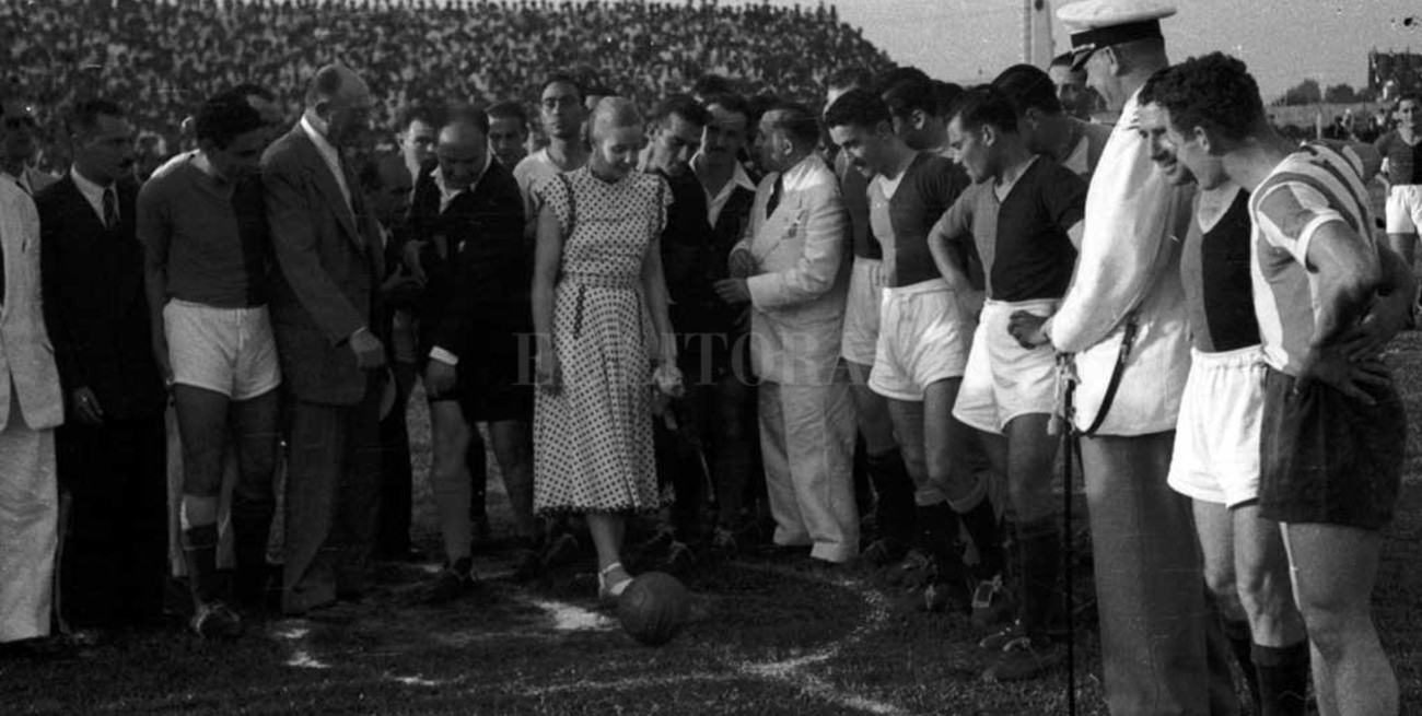 El día que Evita llegó a Santa Fe y dio el puntapié inicial en la cancha de Colón