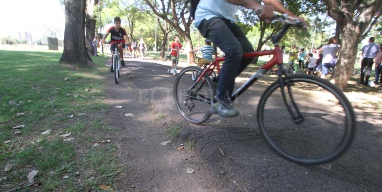 En el Parque Federal la bicisenda es un peligro