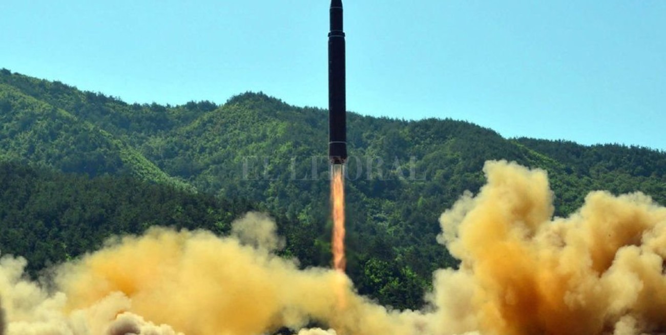 Corea del Norte lanzó un nuevo misil que sobrevoló Japón 