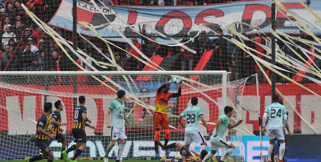 Parece que Domínguez piensa en cambios en todas las líneas