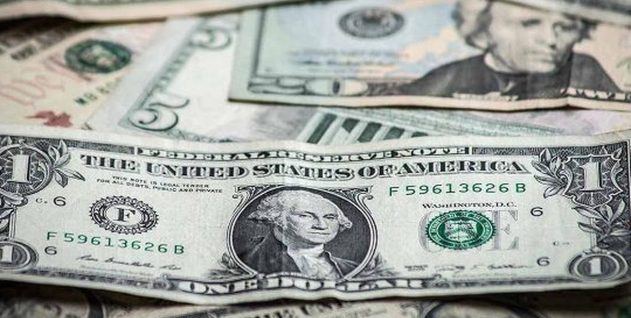 El dólar abrió la semana en alza y superó la barrera de los $ 43