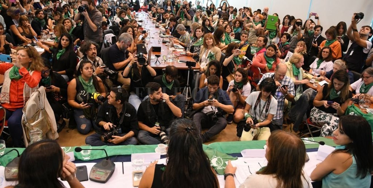 Aborto: 71 firmas avalan el proyecto de despenalización