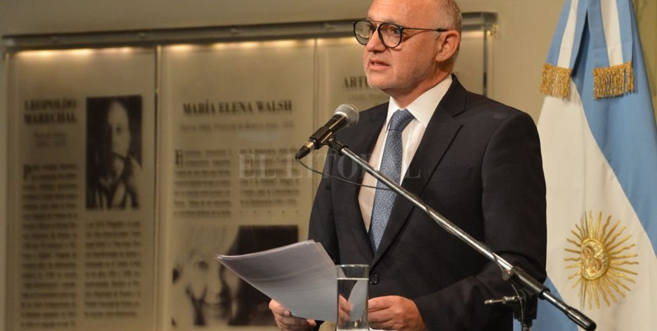 El Gobierno intercede para que Timerman obtenga la visa de Estados Unidos