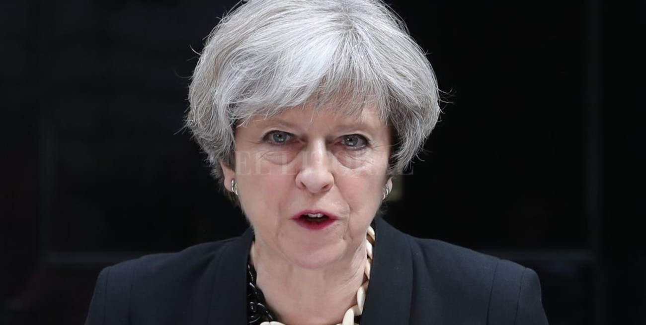 Theresa May destituyó a un ministro acusado de acoso sexual