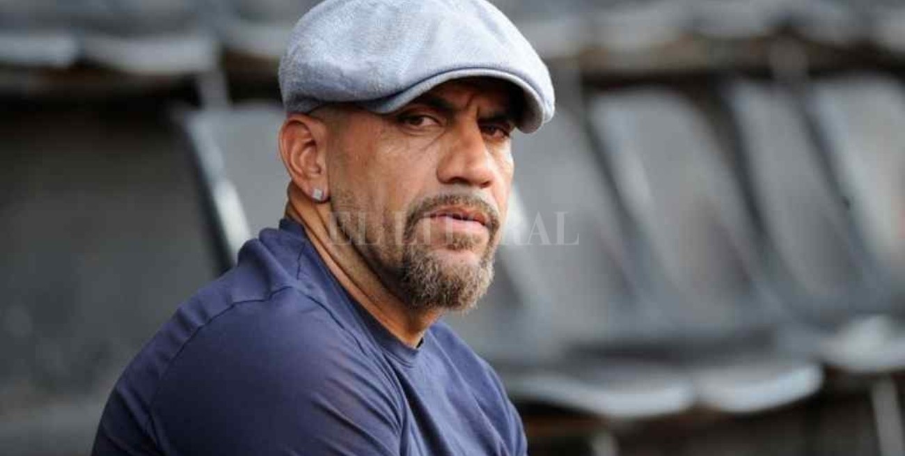 Verón publicó un video donde dirigentes de Gimnasia le cantan "cagón" y "traidor"