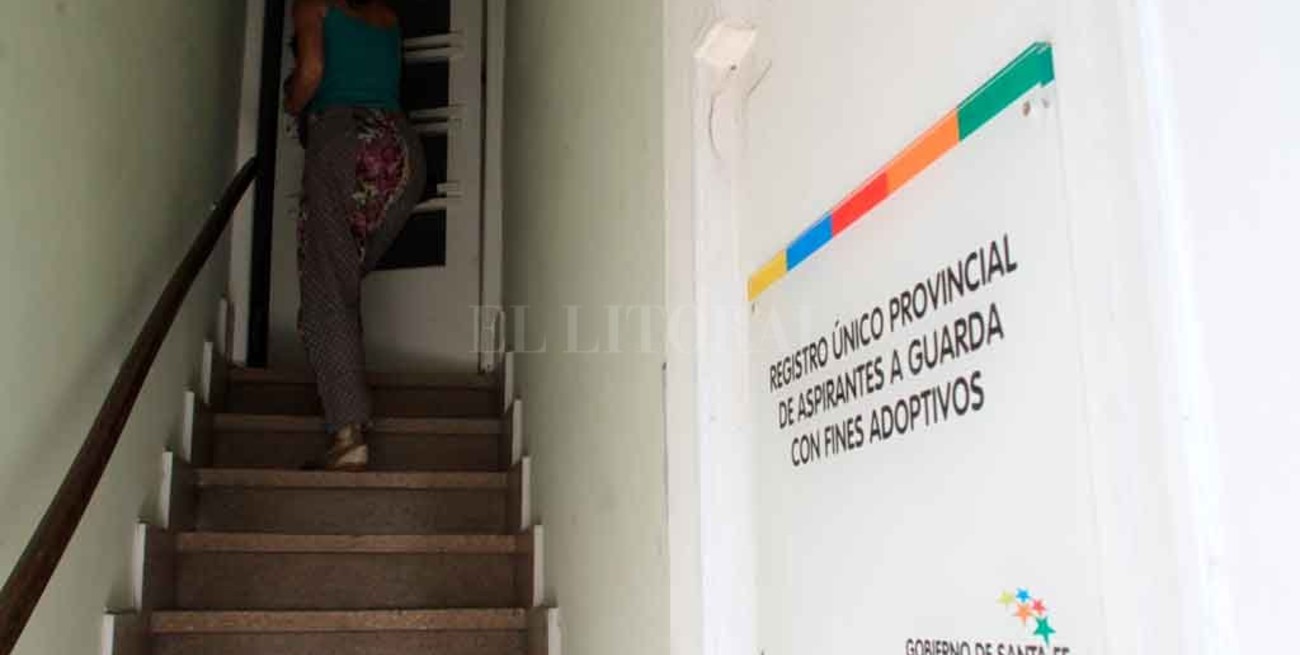 Buscan familias para adoptar a 4 hermanos y 2 adolescentes