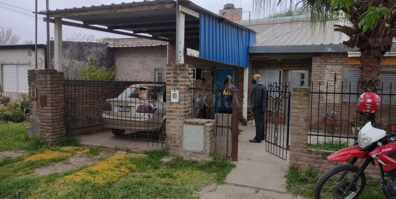 Esperanza: detienen a una falsa médica