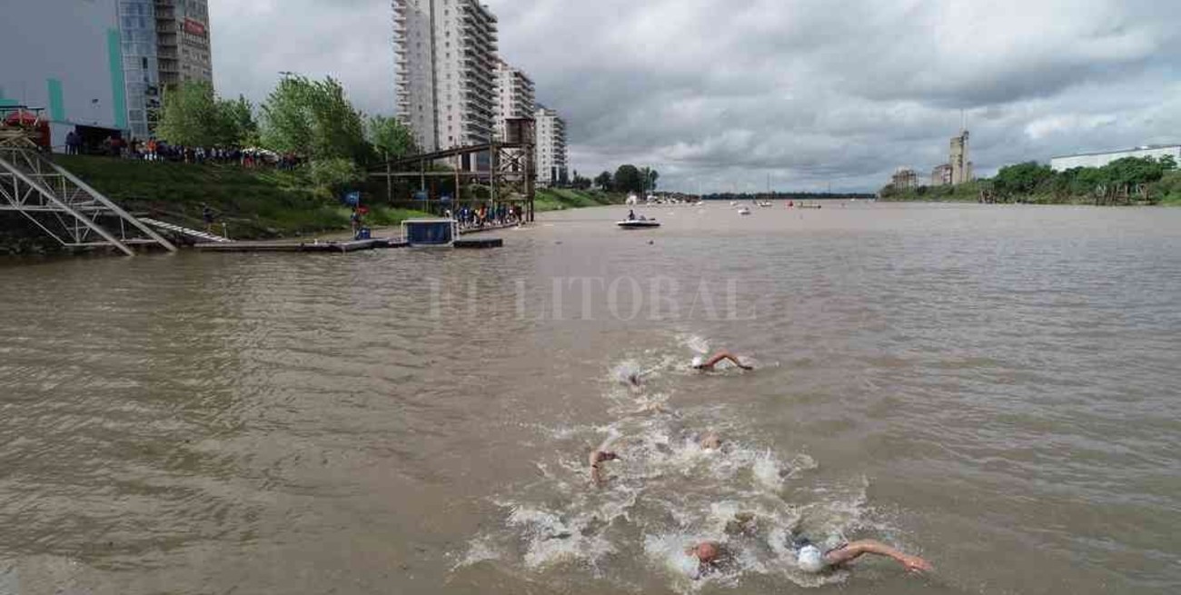 Se desarrolla el primer Campeonato Interfederativo de Aguas Abiertas en Santa Fe