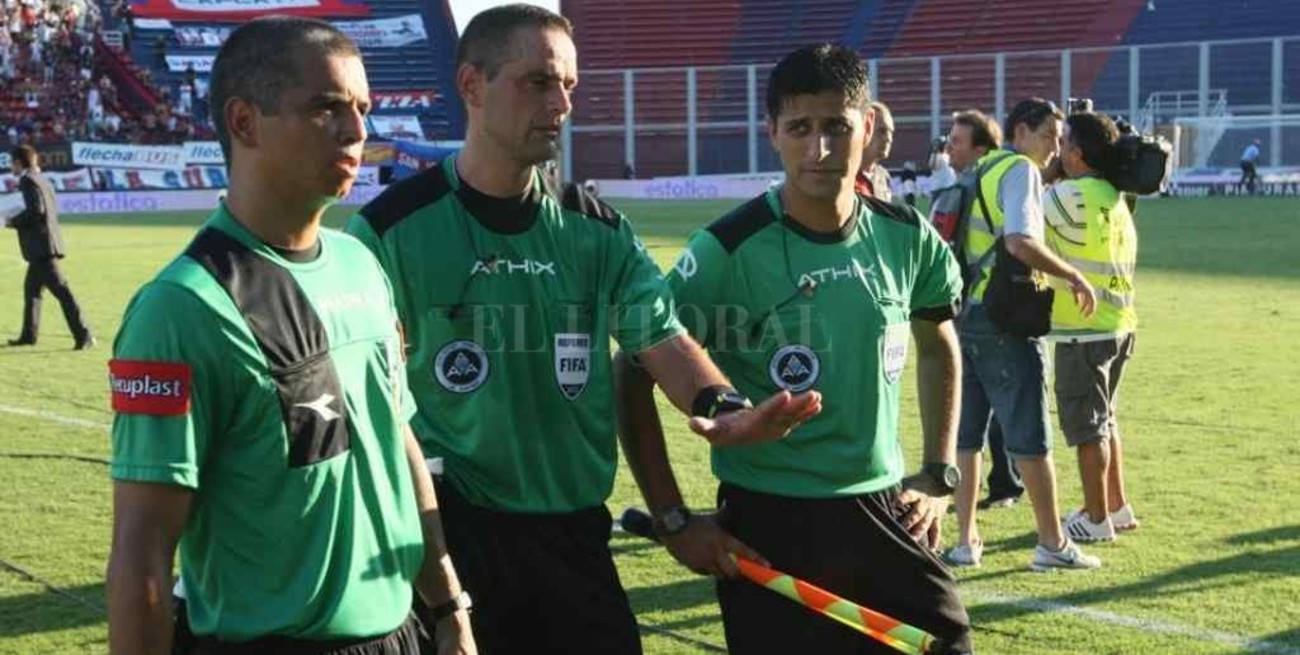 Colón volverá a cruzarse con el lineman que le regaló un gol ante San Lorenzo