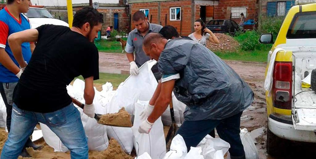 Vuelta del Paraguayo: nueve familias autoevacuadas por la crecida del río