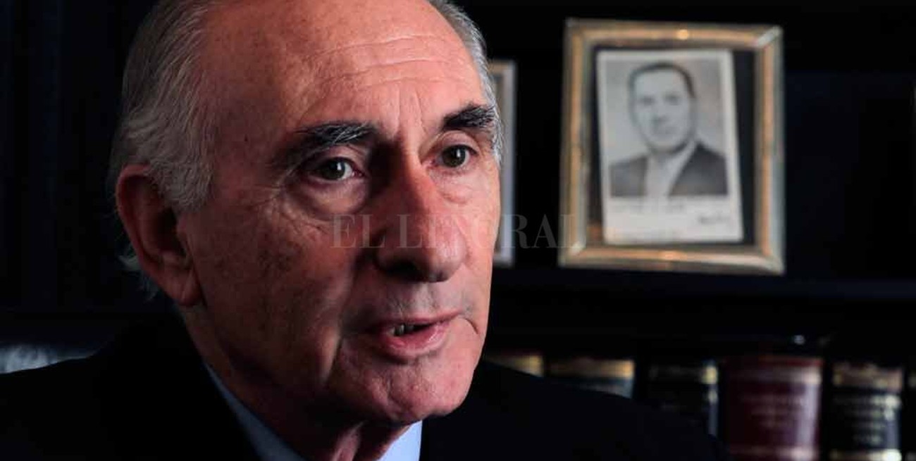 De la Rúa fue sometido a una traqueotomía y continúa grave