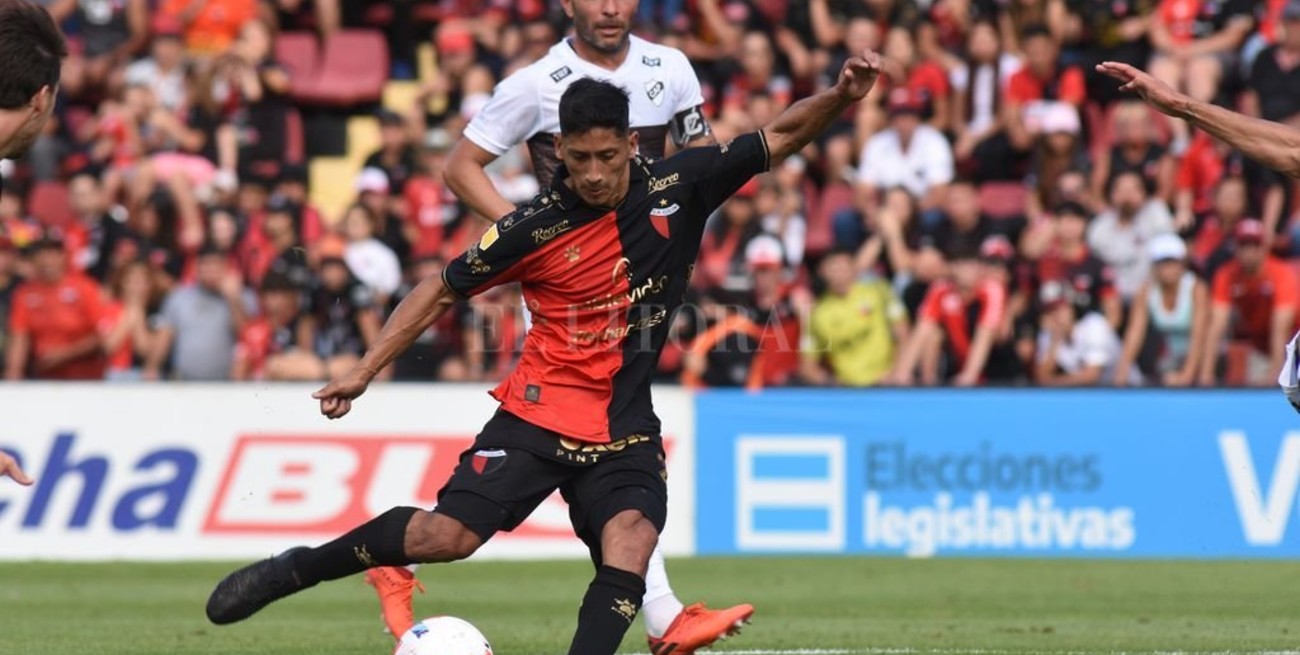 Vélez pagaría un resarcimiento económico para quedarse con la ficha de Aliendro