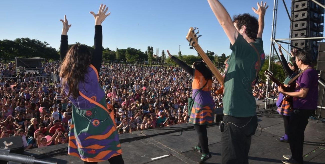 El Litoral celebró sus 100 años con Tuti Nuñez y Canticuenticos