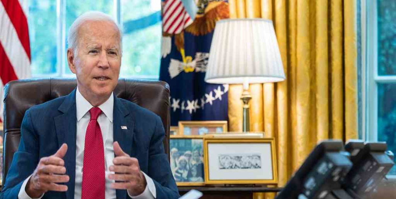 Biden invitó a un centenar de países, entre ellos la Argentina, a una cumbre por la democracia