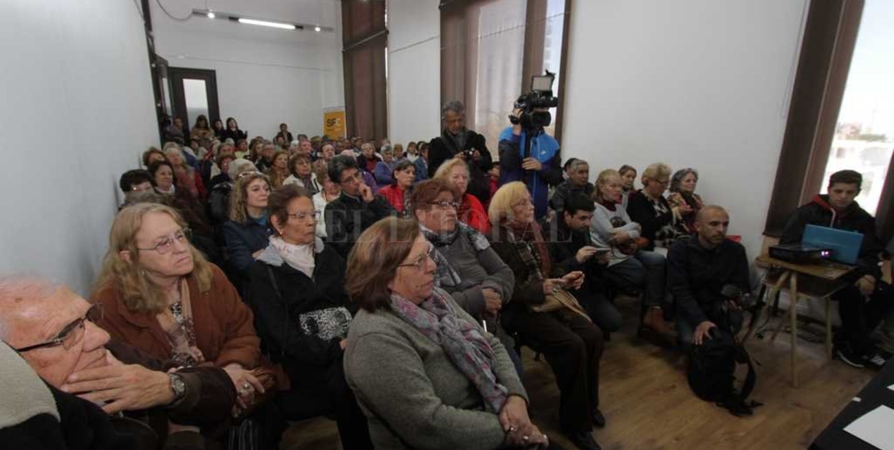 Lanzan programa de entrega gratuita de tablets para adultos mayores