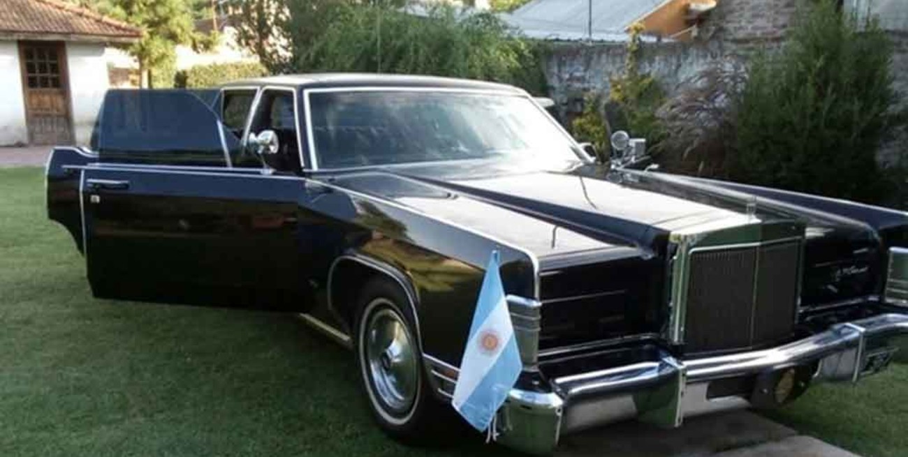 Pusieron a la venta el auto que usó el ex presidente Raúl Alfonsín durante su mandato 