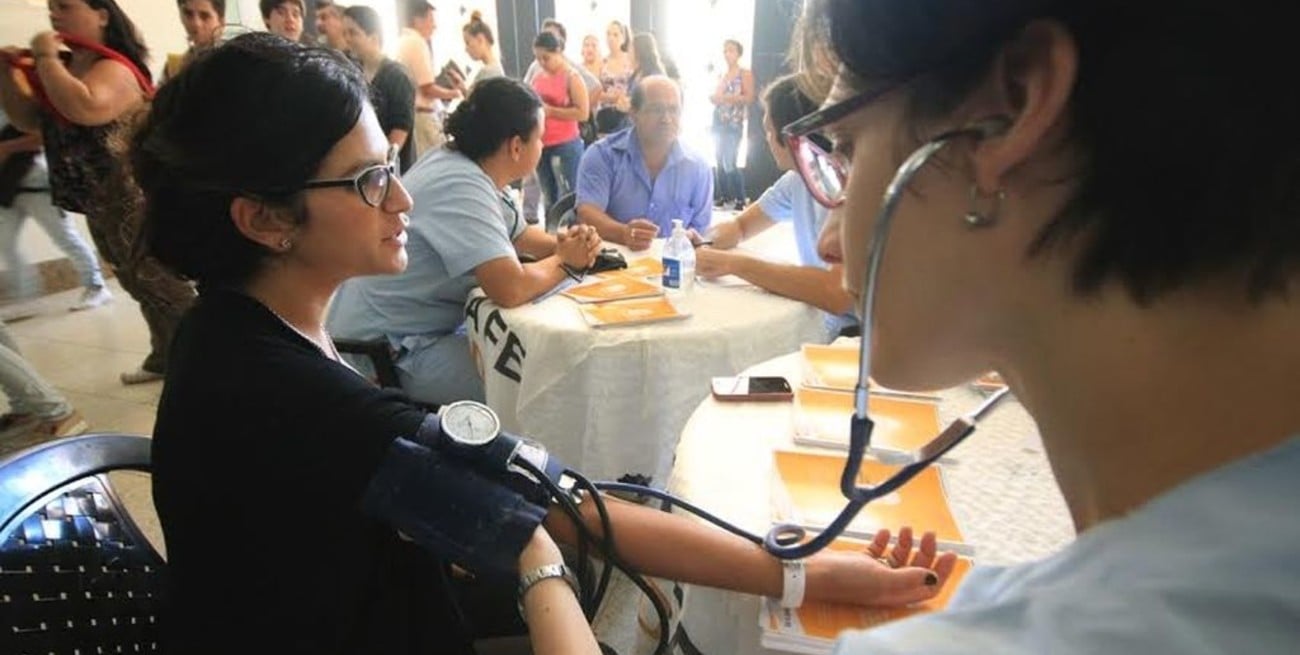 La hipertensión arterial puede aumentar el riesgo de Alzheimer