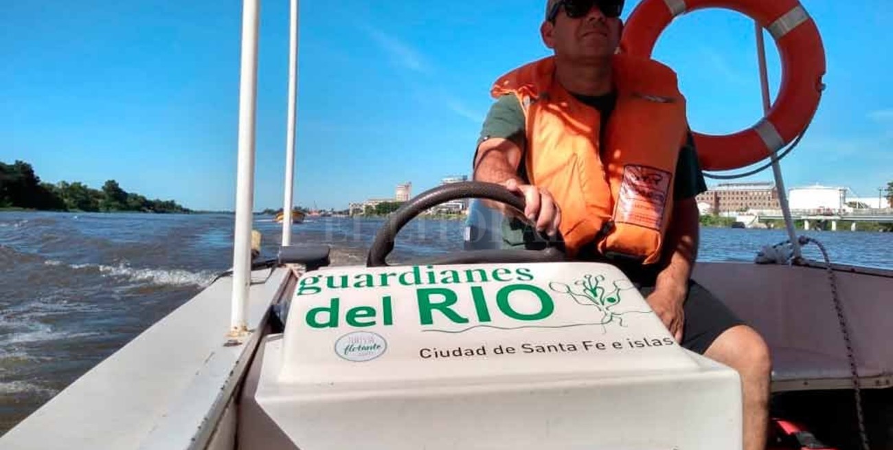 Con los guardianes del río, la ciudad promociona playas y paseos náuticos