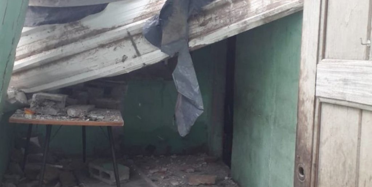 Tres casas fueron derribadas al hacer descarrilar un tren en Córdoba