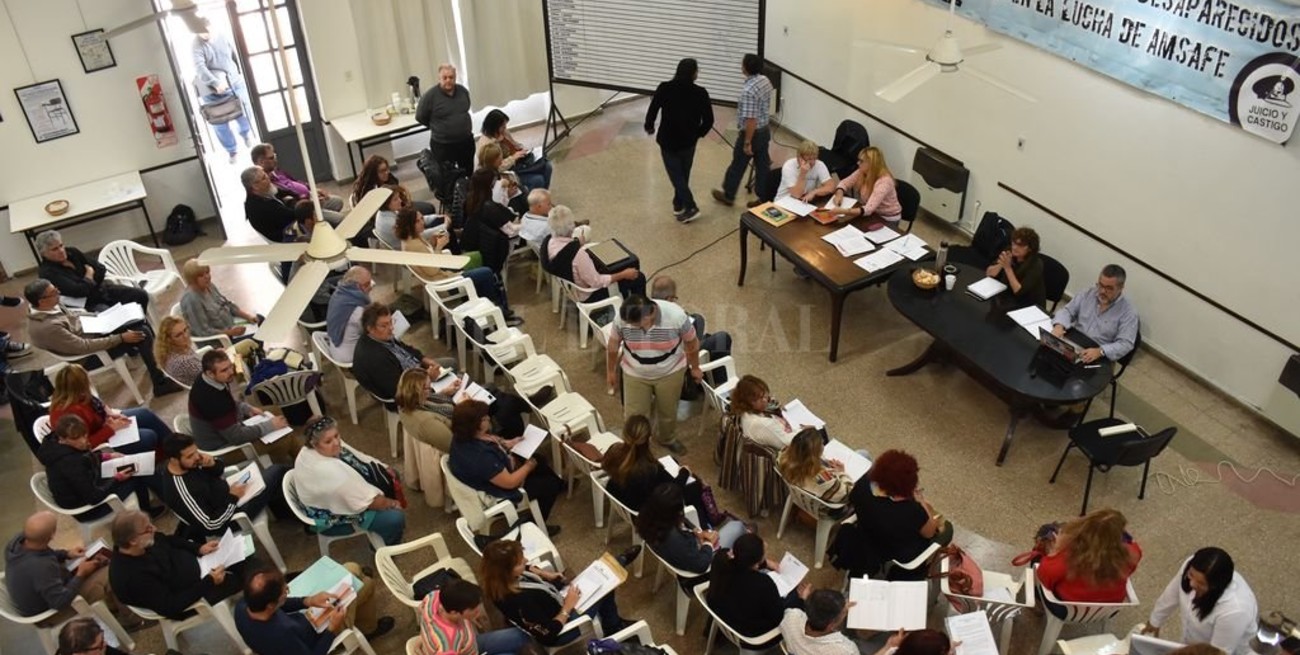 Los docentes públicos de Santa Fe aceptaron la oferta salarial