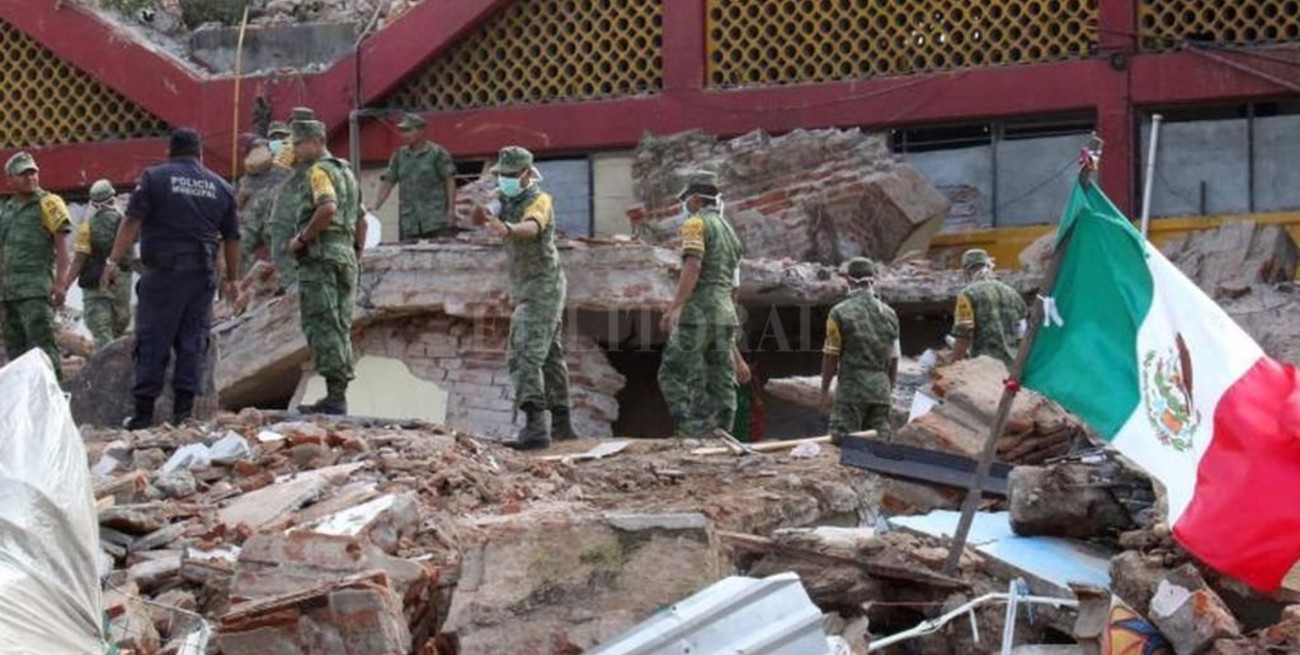Edificios vacíos y comercios a la deriva a un mes de sismo en México 