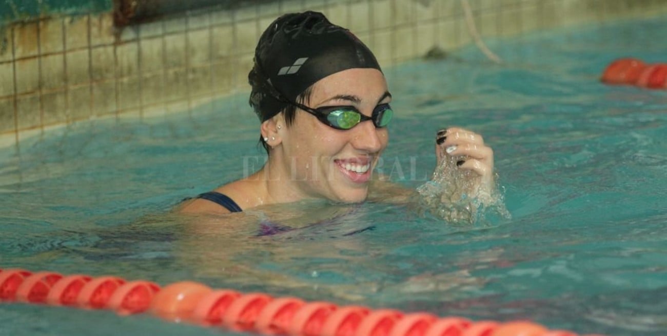 La nadadora santafesina Julia Sebastián batió el récord sudamericano en los 200 metros pecho