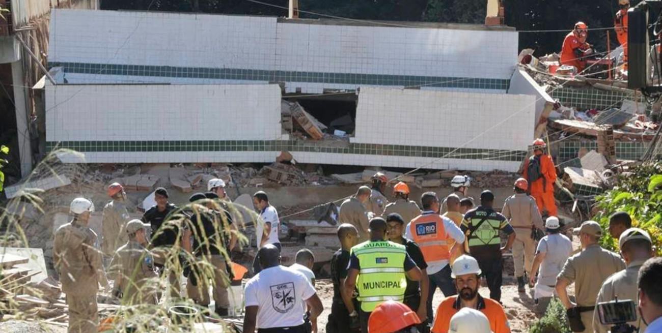Se derrumbaron dos edificios en Río de Janeiro: al menos dos muertos