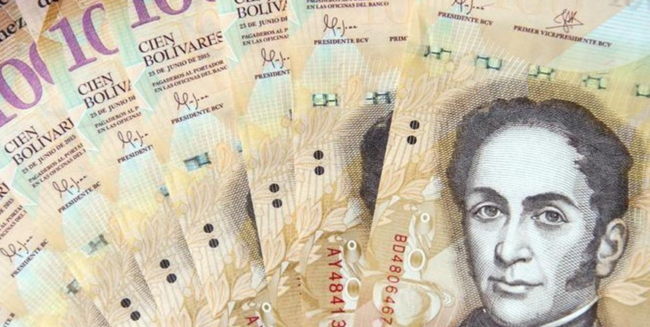 Venezuela devaluó su moneda un 60% en un mes