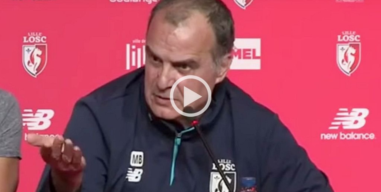Bielsa "atendió" a los periodistas: "Su compañía es despreciable"