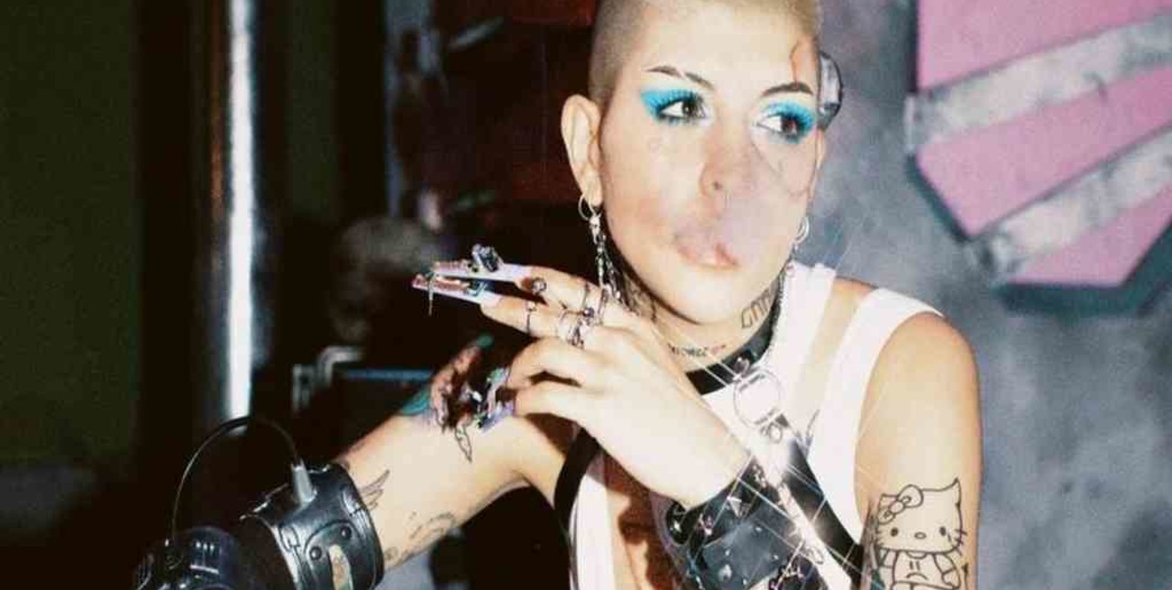 En el Día de San Valentín, Cazzu estrenó su nueva canción "C14TORCE V: Balada para un Alien"