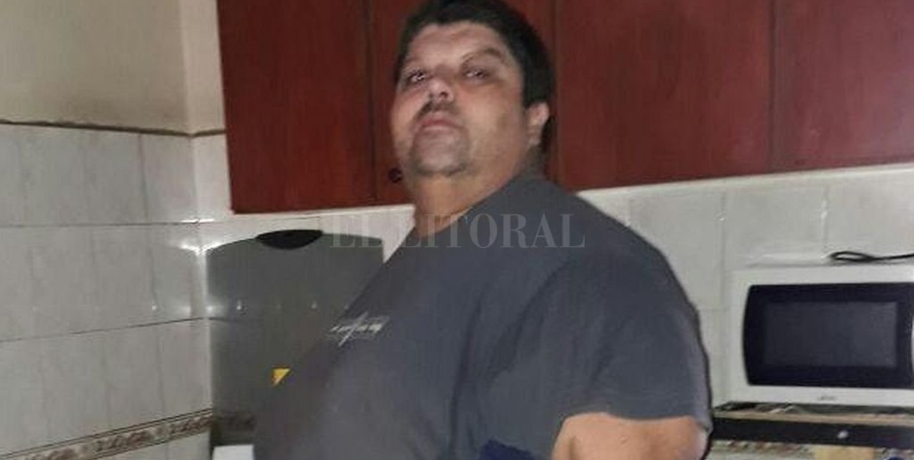 Pesa más de 300 kilos y pide ayuda para no morirse