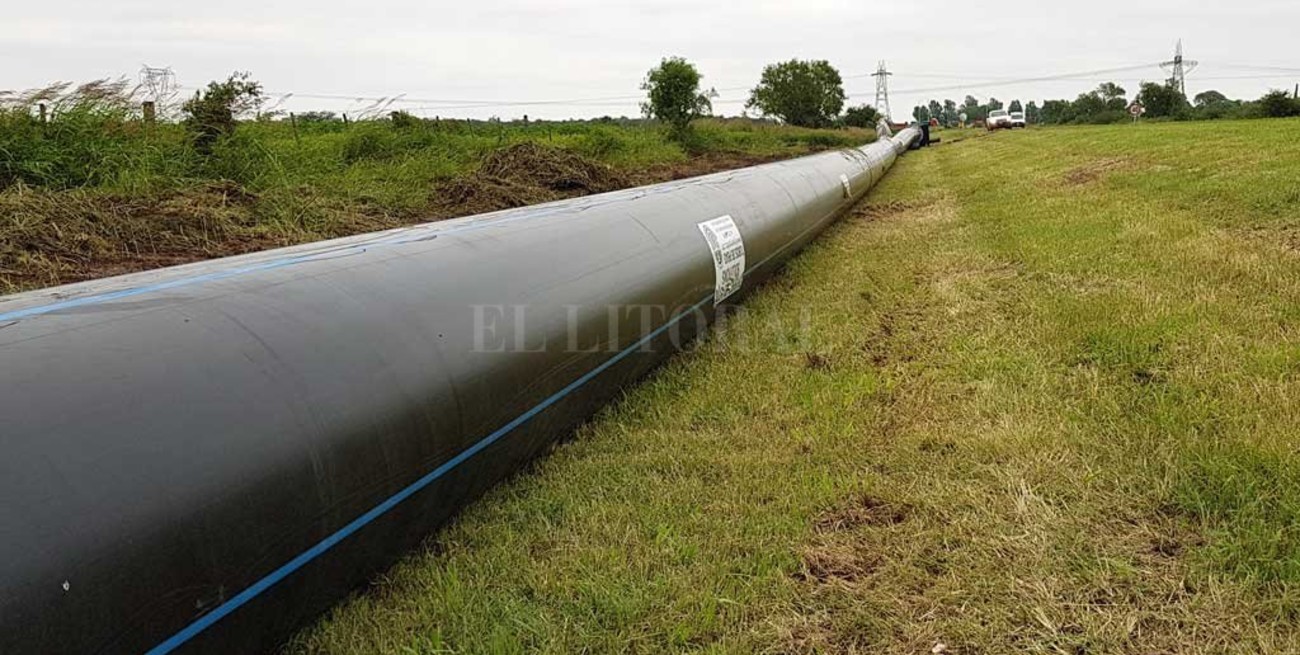 Acueducto Desvío Arijón: comenzó la colocación de caños en Matilde 