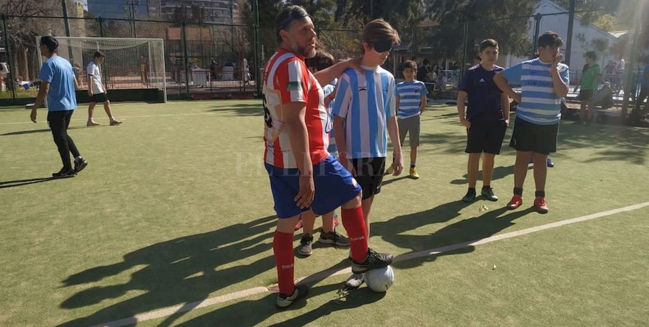 Diego Cerega será la primera persona ciega del mundo en dirigir un equipo de fútbol