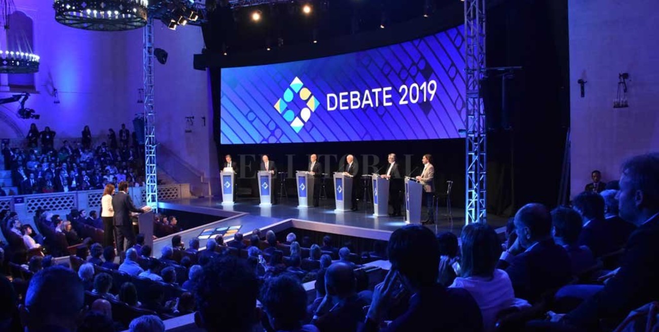 Debate presidencial: las primeras diez frases chequeadas dieron un empate entre verdaderos y falsos