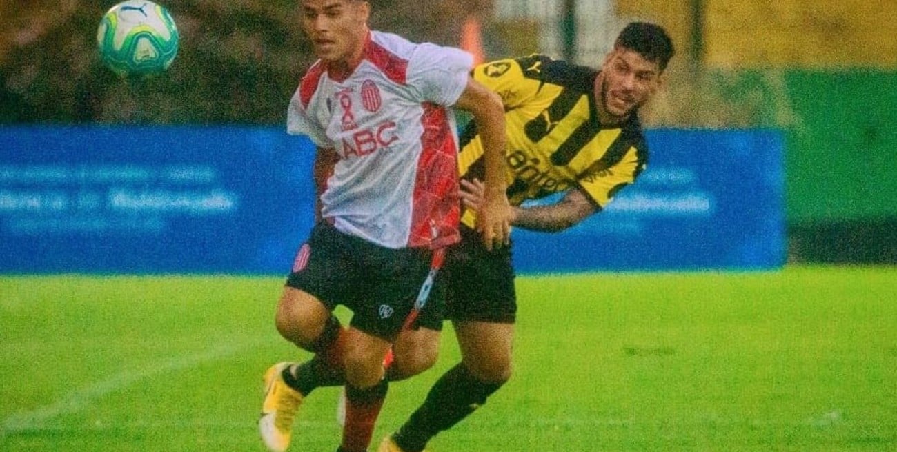 Barracas Central fue goleado por Peñarol en Uruguay