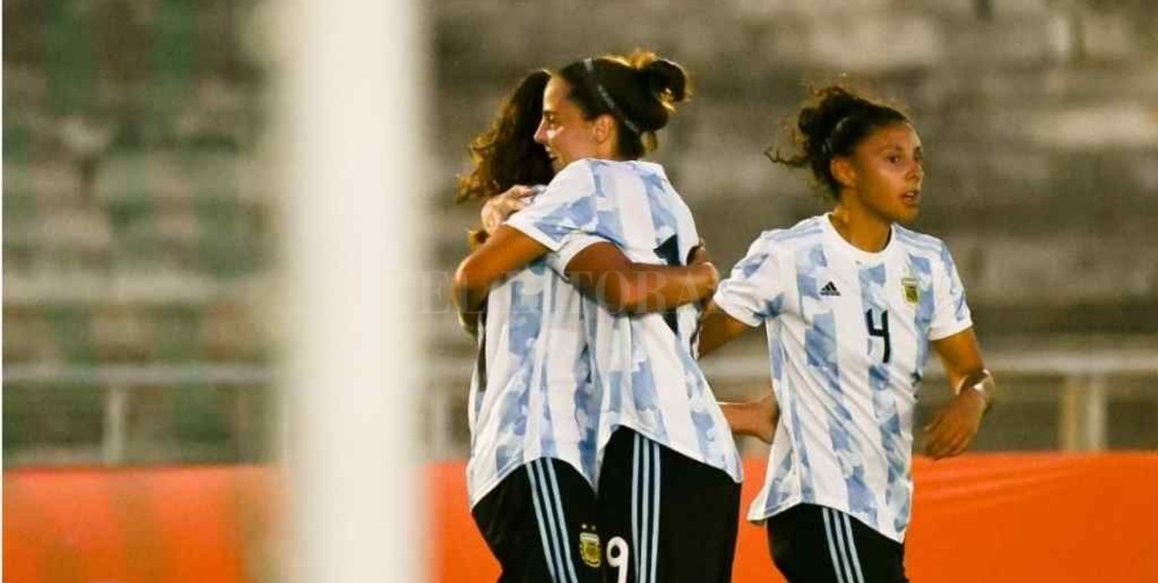 Fútbol femenino: la Selección Argentina va por su segundo cruce contra Brasil