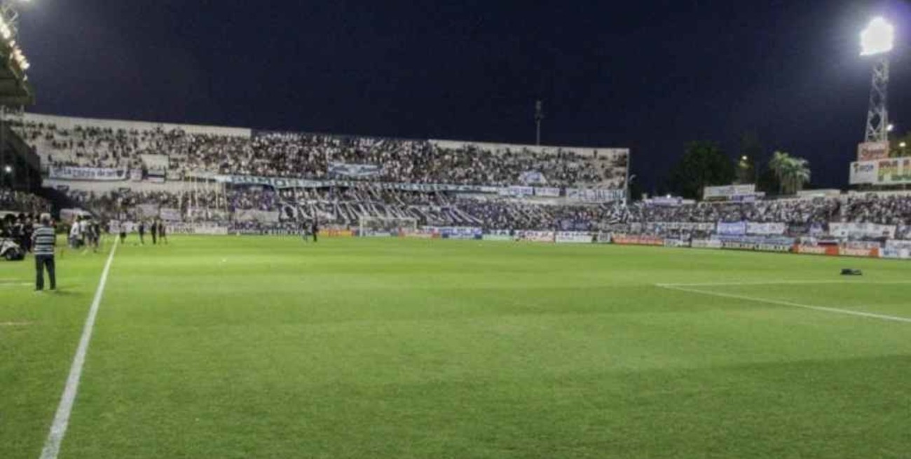 Ferro pedirá repetir el partido contra Quilmes por el error de Lamolina