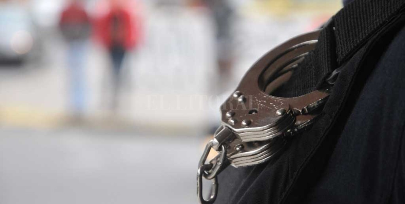 Ya sancionaron a más de 100 policías santafesinos por faltas graves