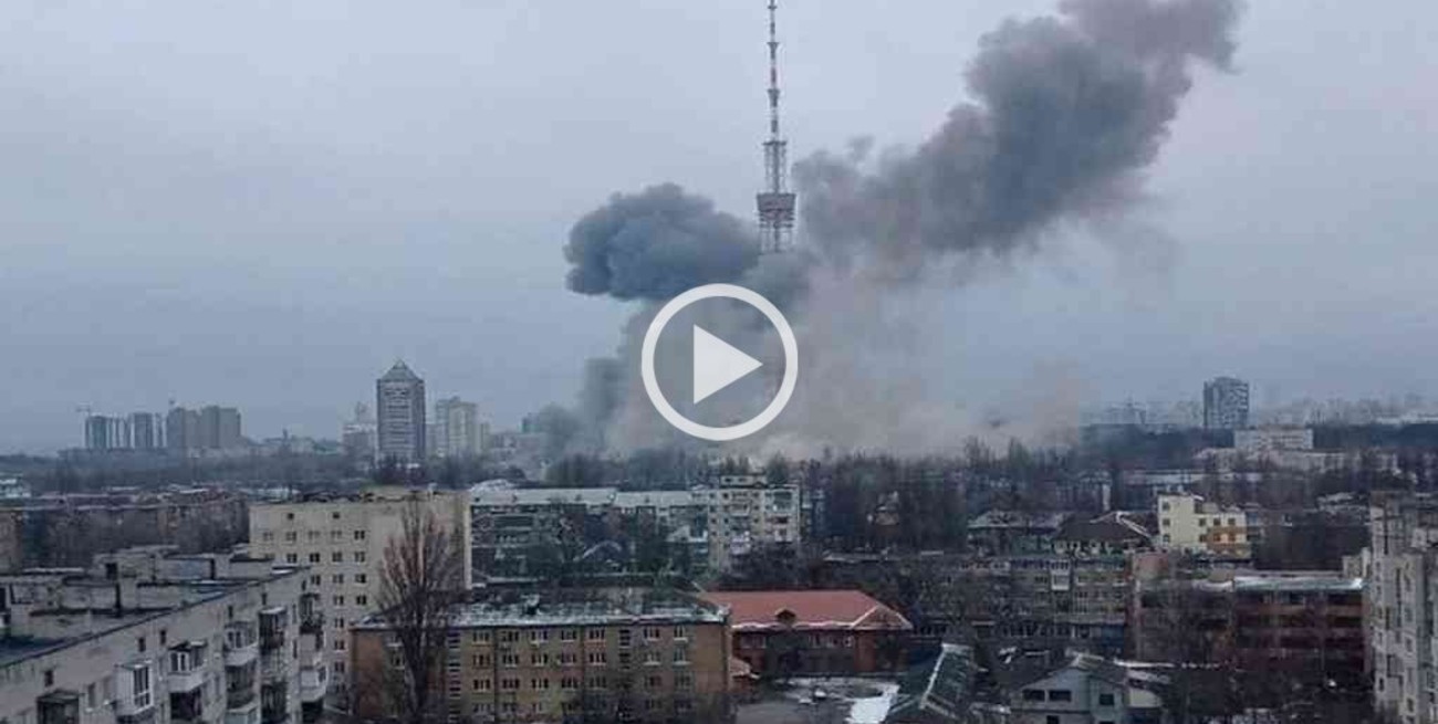 Video: un nuevo ataque ruso a la torre de televisión de Kiev dejó al menos cinco muertos