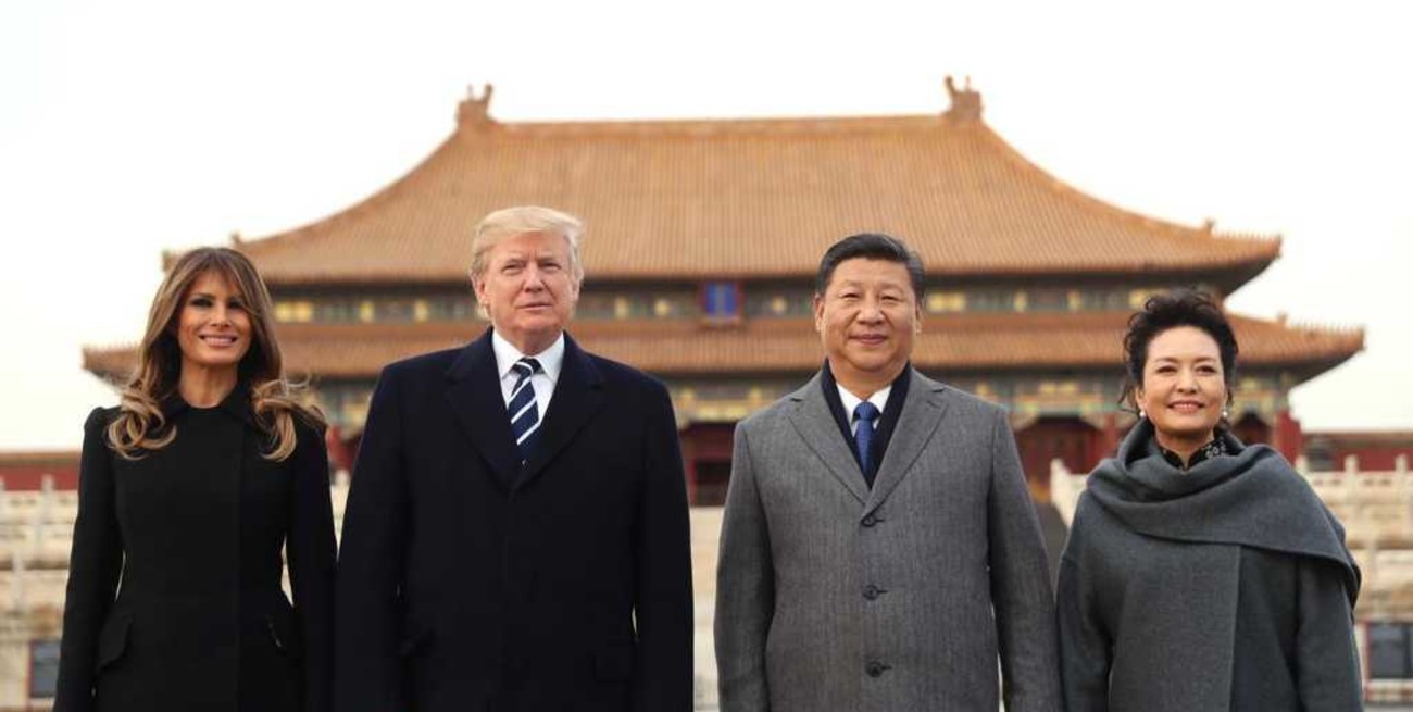 Trump llega a China para hablar de comercio y de Corea del Norte