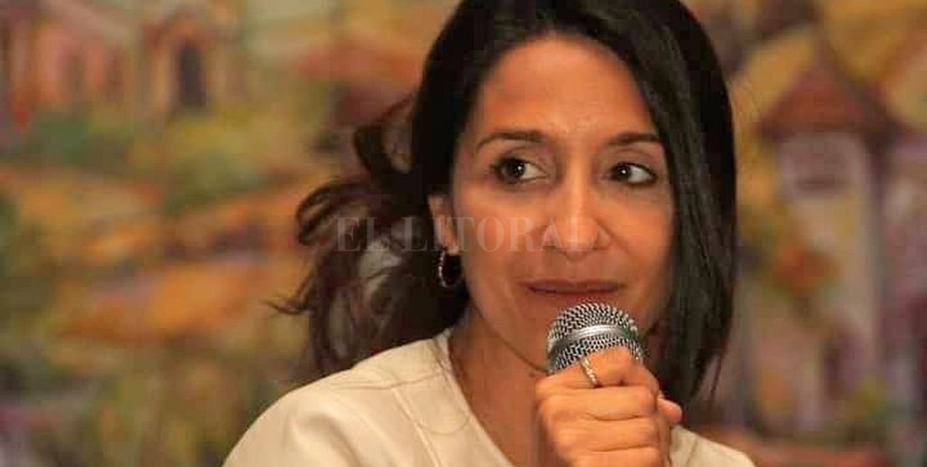 Denunciaron a la esposa de Berni por aterrizar sin permiso un helicóptero en una canchita de fútbol infantil