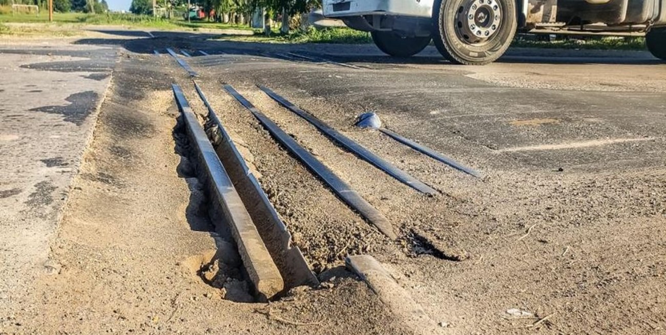 Las vías de la discordia: Nación no reparará un cruce de ferrocarril en el sur santafesino