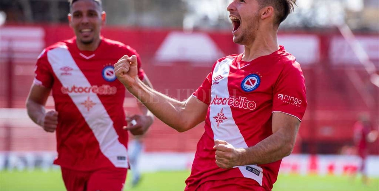 Así quedó la tabla de posiciones finalizada la fecha 11