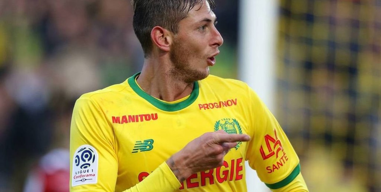 Emiliano Sala: Encontraron dos asientos de avión en una playa